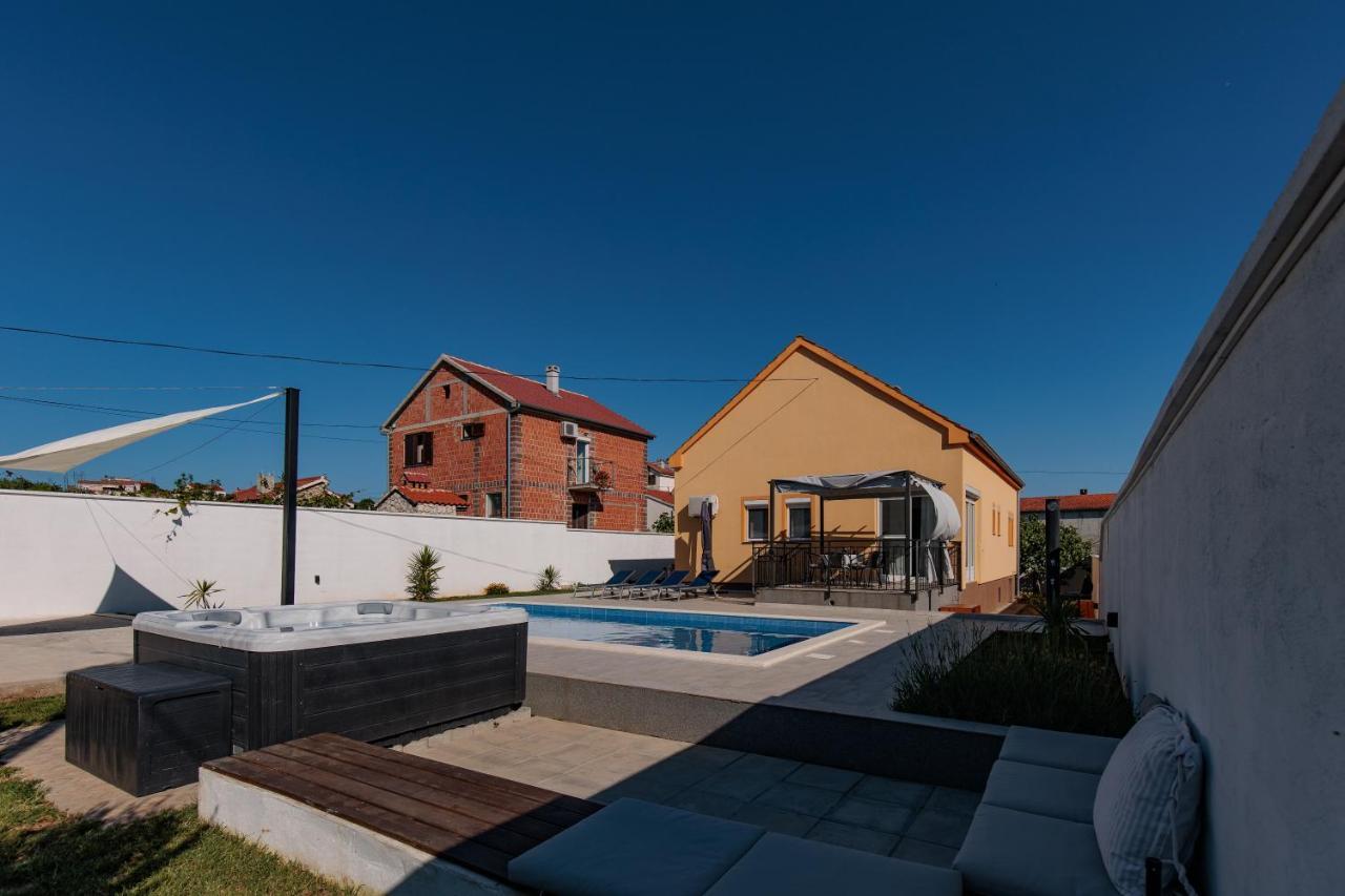 Family And Friends Private Heated Pool With Jacuzzi * Zára
